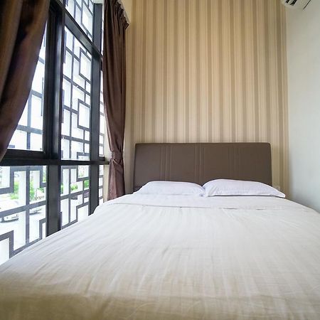 Crystal Garden Hotel - Seri Kembangan Bagian luar foto