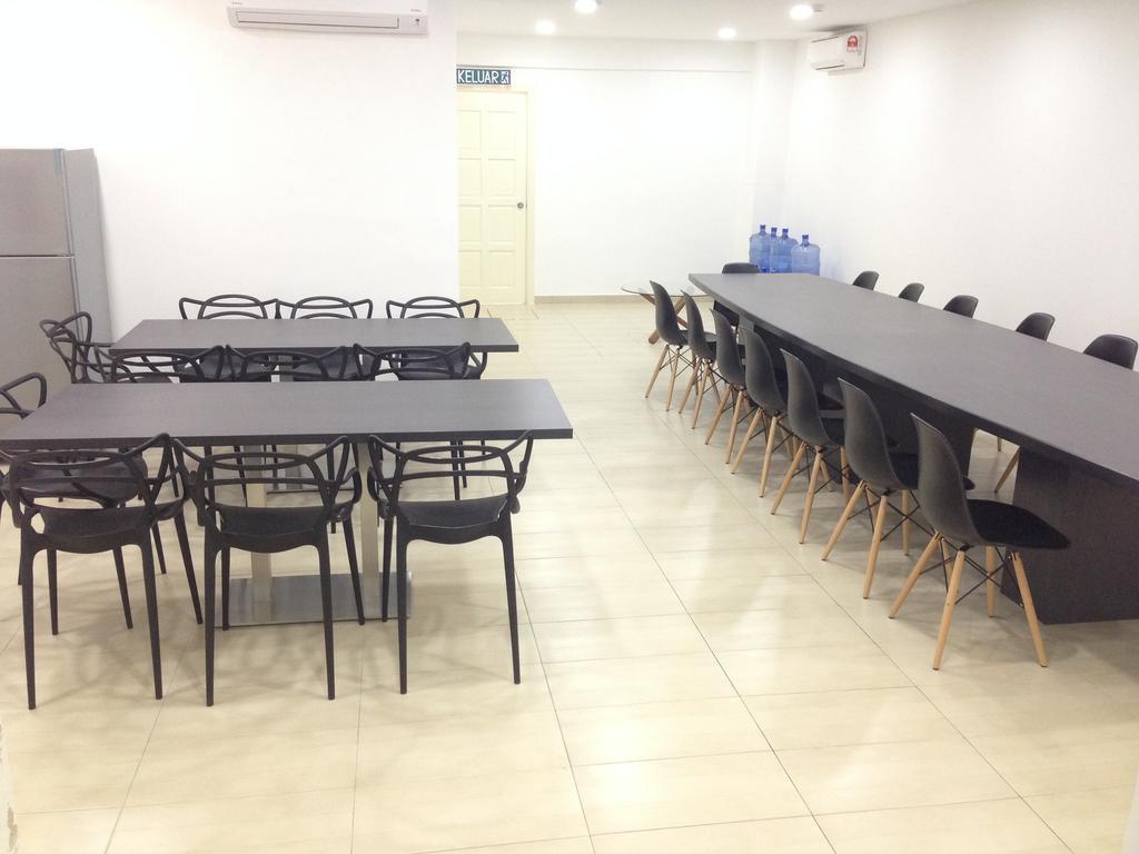 Crystal Garden Hotel - Seri Kembangan Bagian luar foto