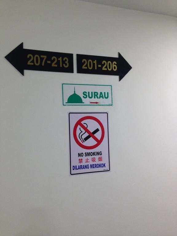 Crystal Garden Hotel - Seri Kembangan Bagian luar foto