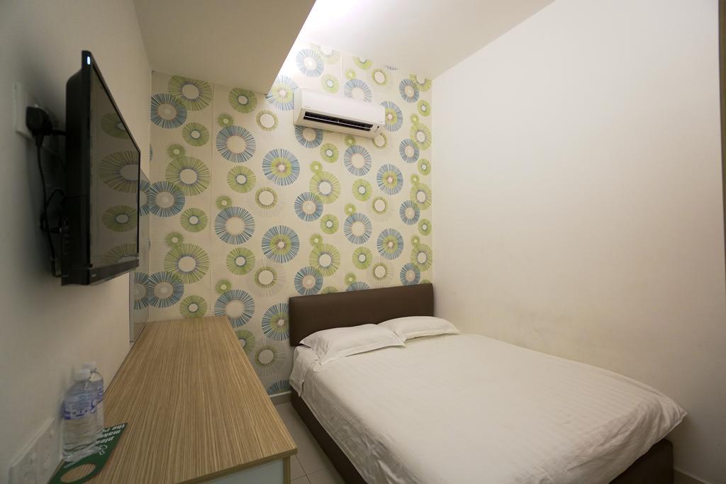 Crystal Garden Hotel - Seri Kembangan Bagian luar foto