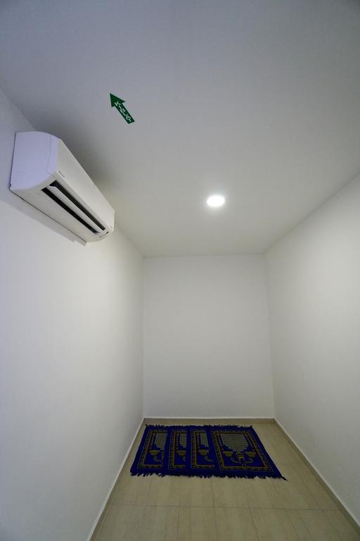 Crystal Garden Hotel - Seri Kembangan Bagian luar foto
